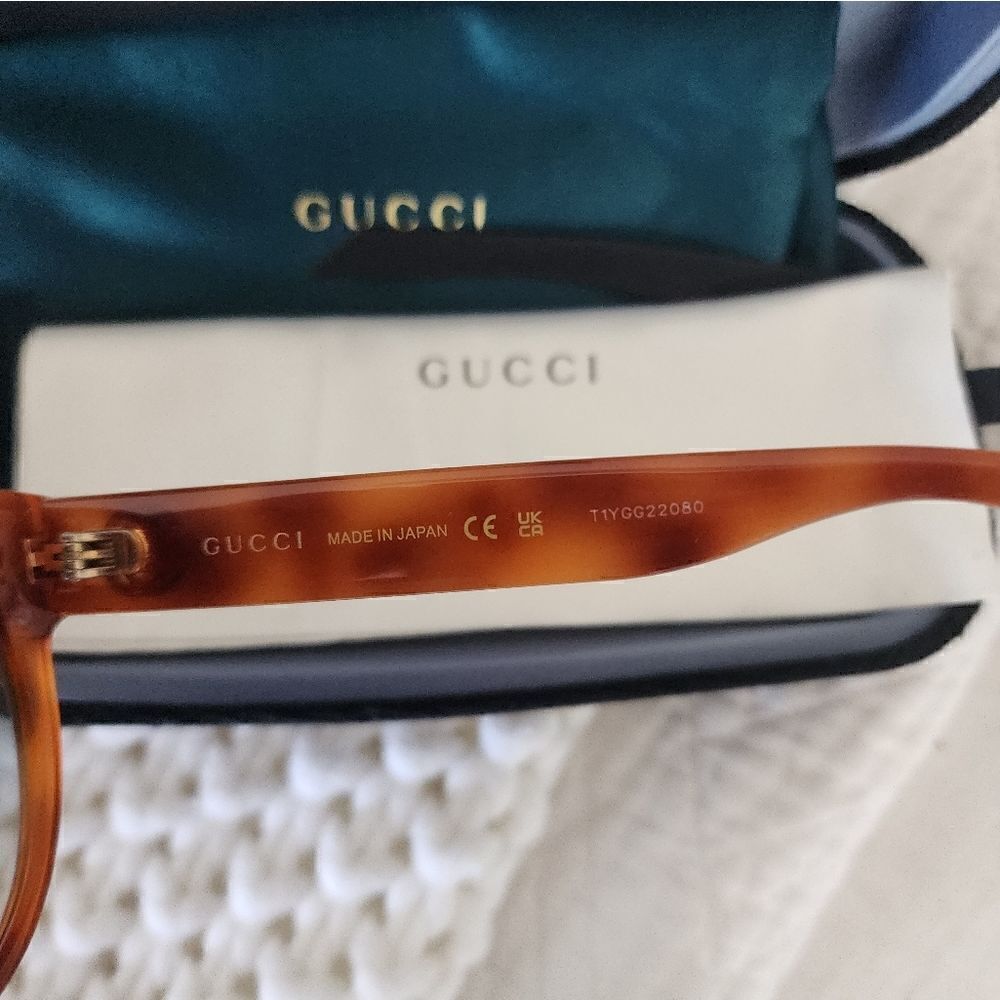 Gucci sunglasses new in case - Picture 9 of 12